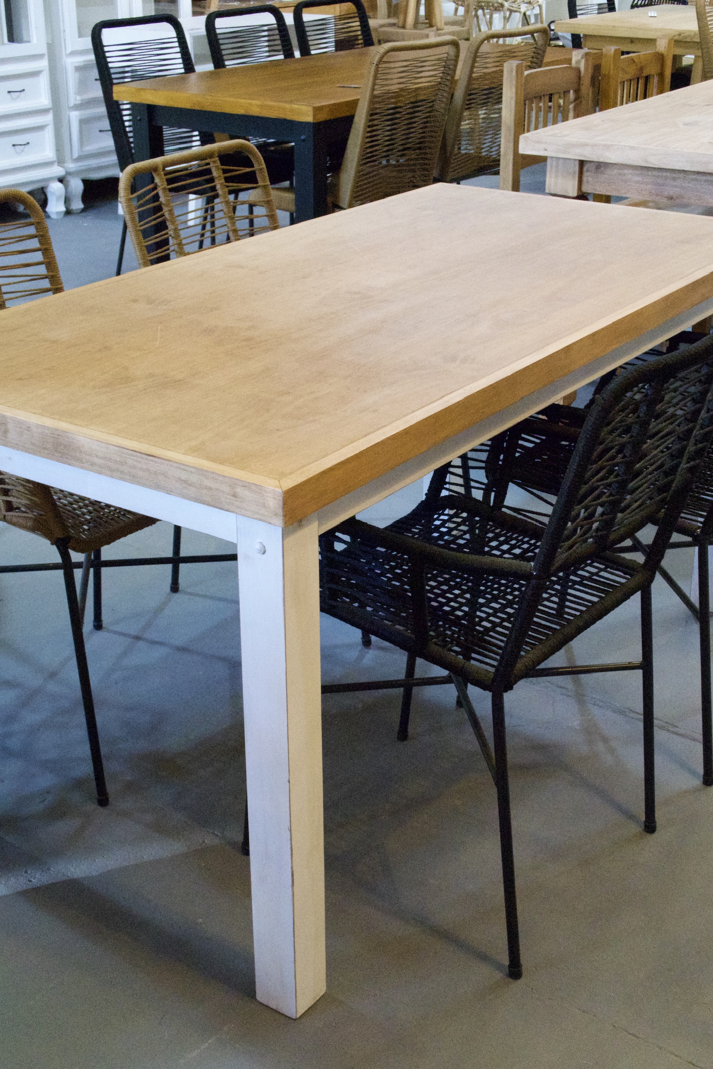 Mesa de Comedor 1.80 m Decapada Tapa Caoba | Basket