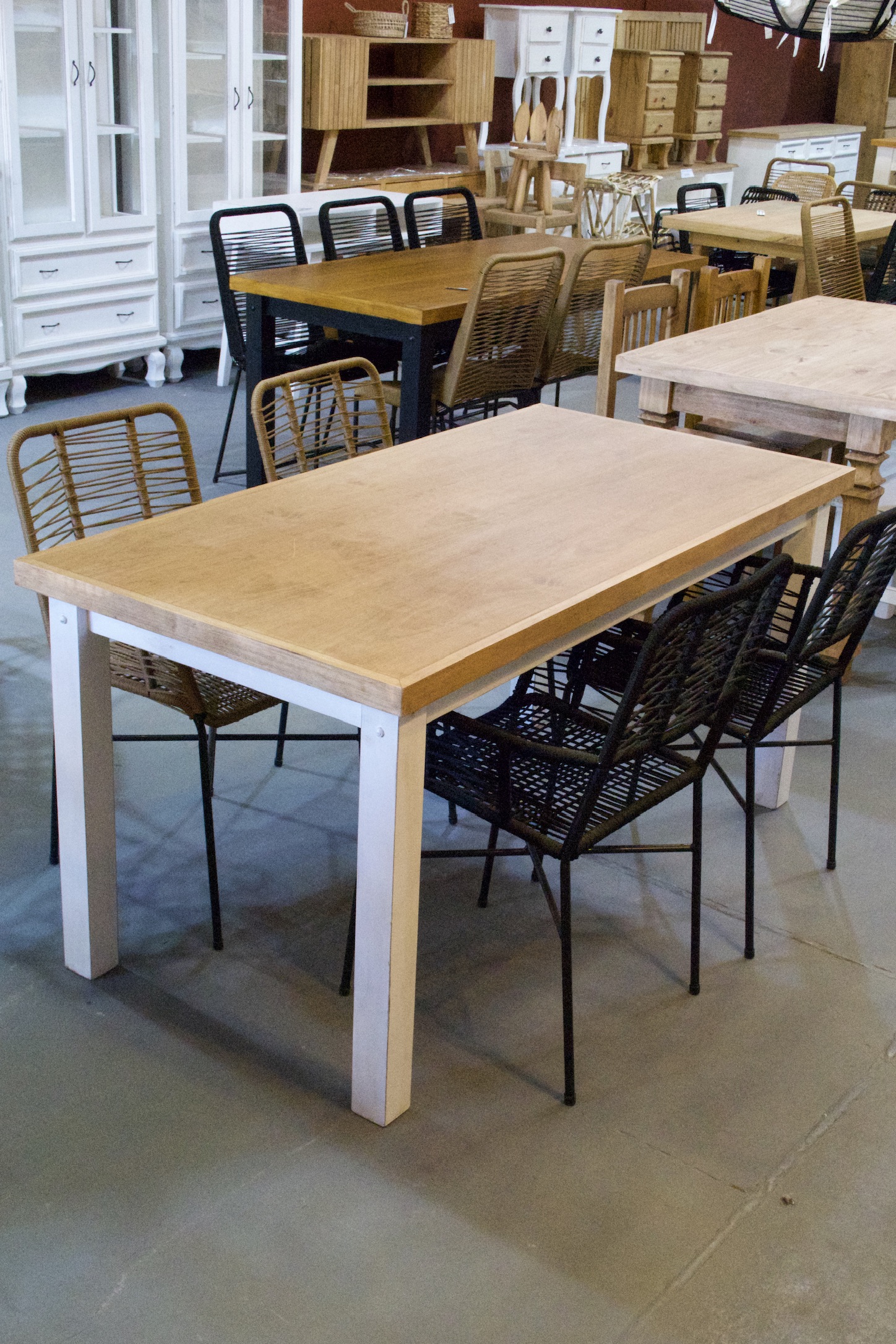Mesa de Comedor 1.40 m Decapada Tapa Caoba | Basket