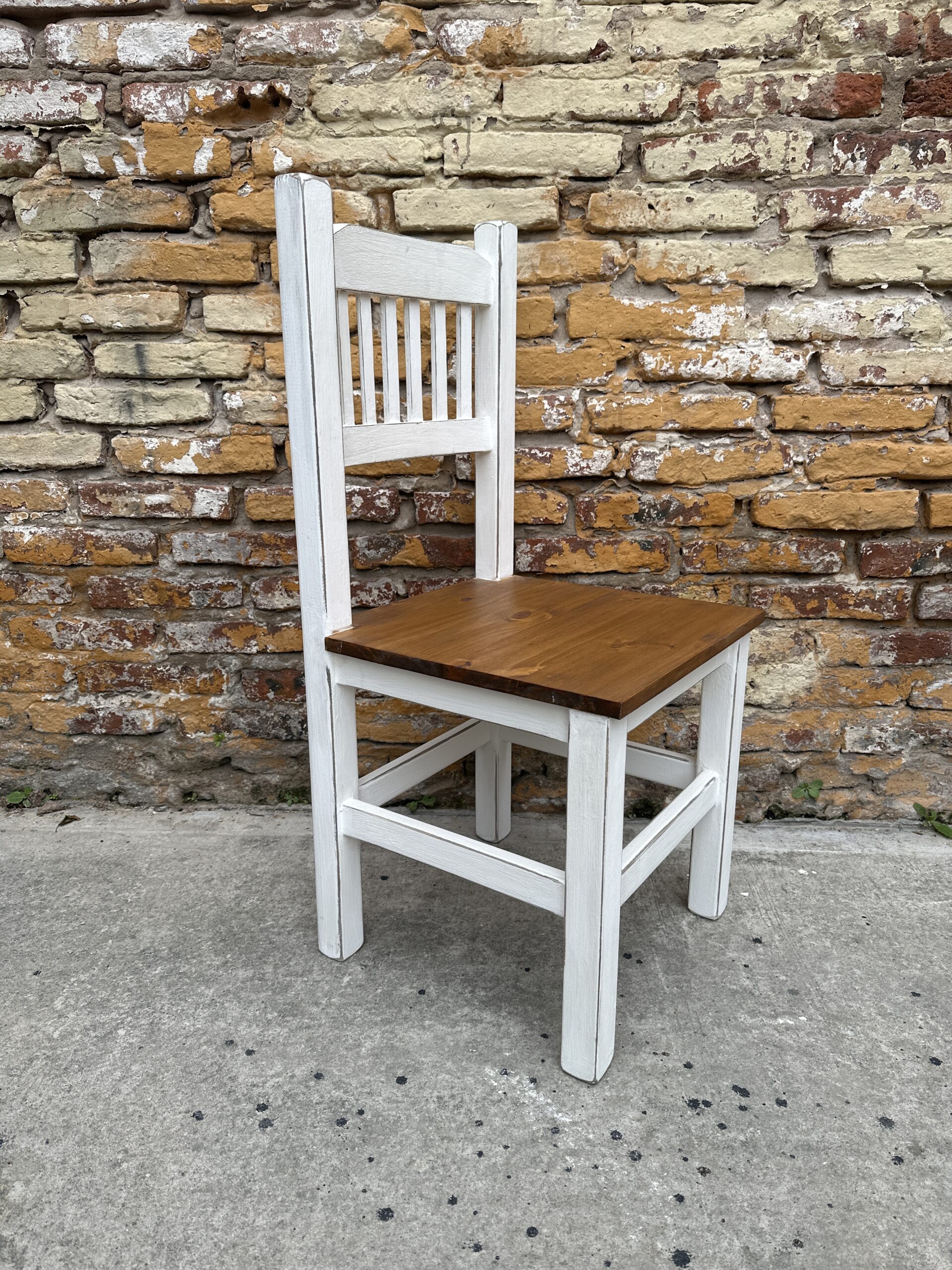 Silla de Pino Blanca Asiento Caoba | Basket Shop