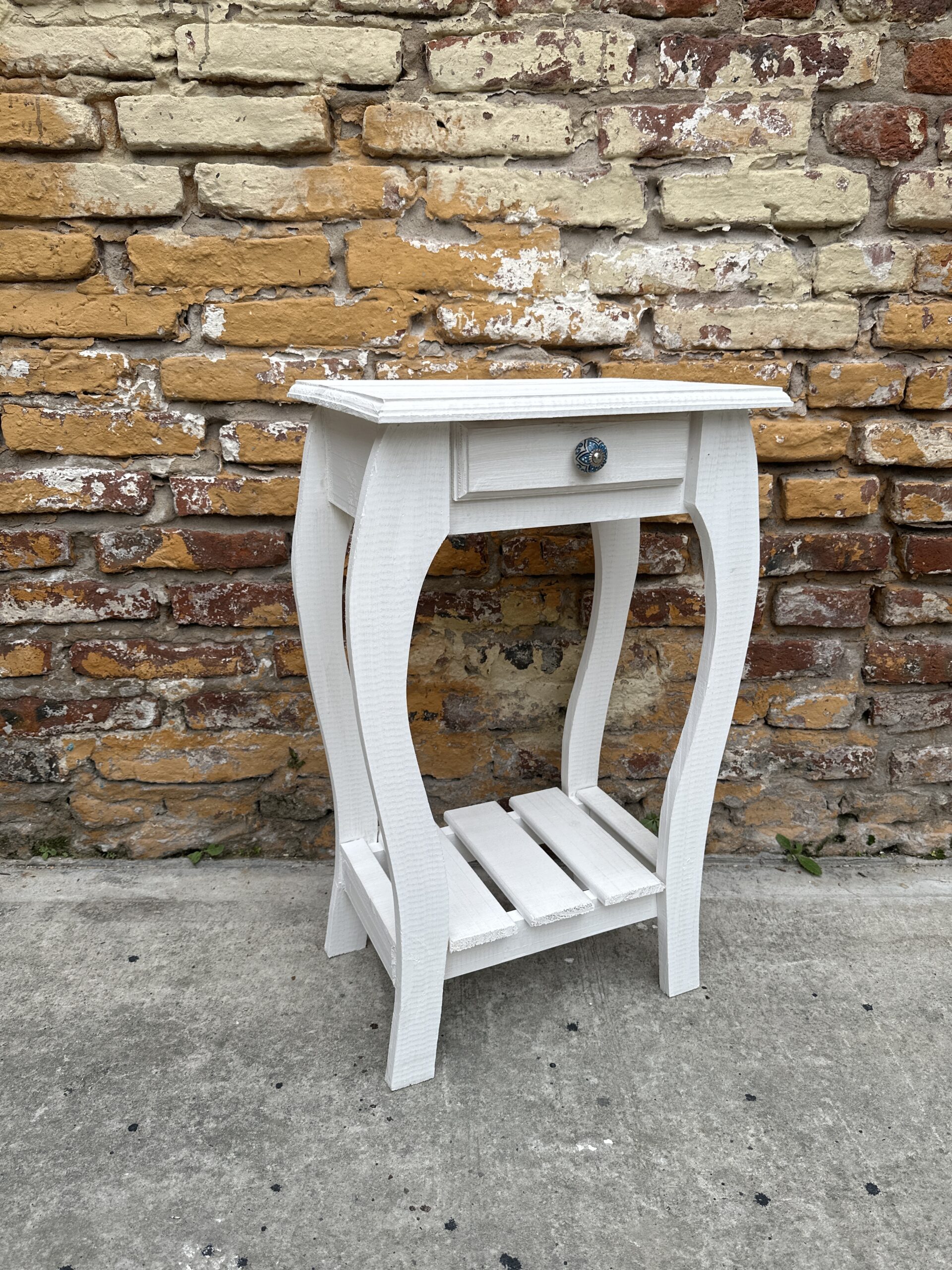 Mesa de Luz Pata Curva Blanca Patinada | Basket Shop