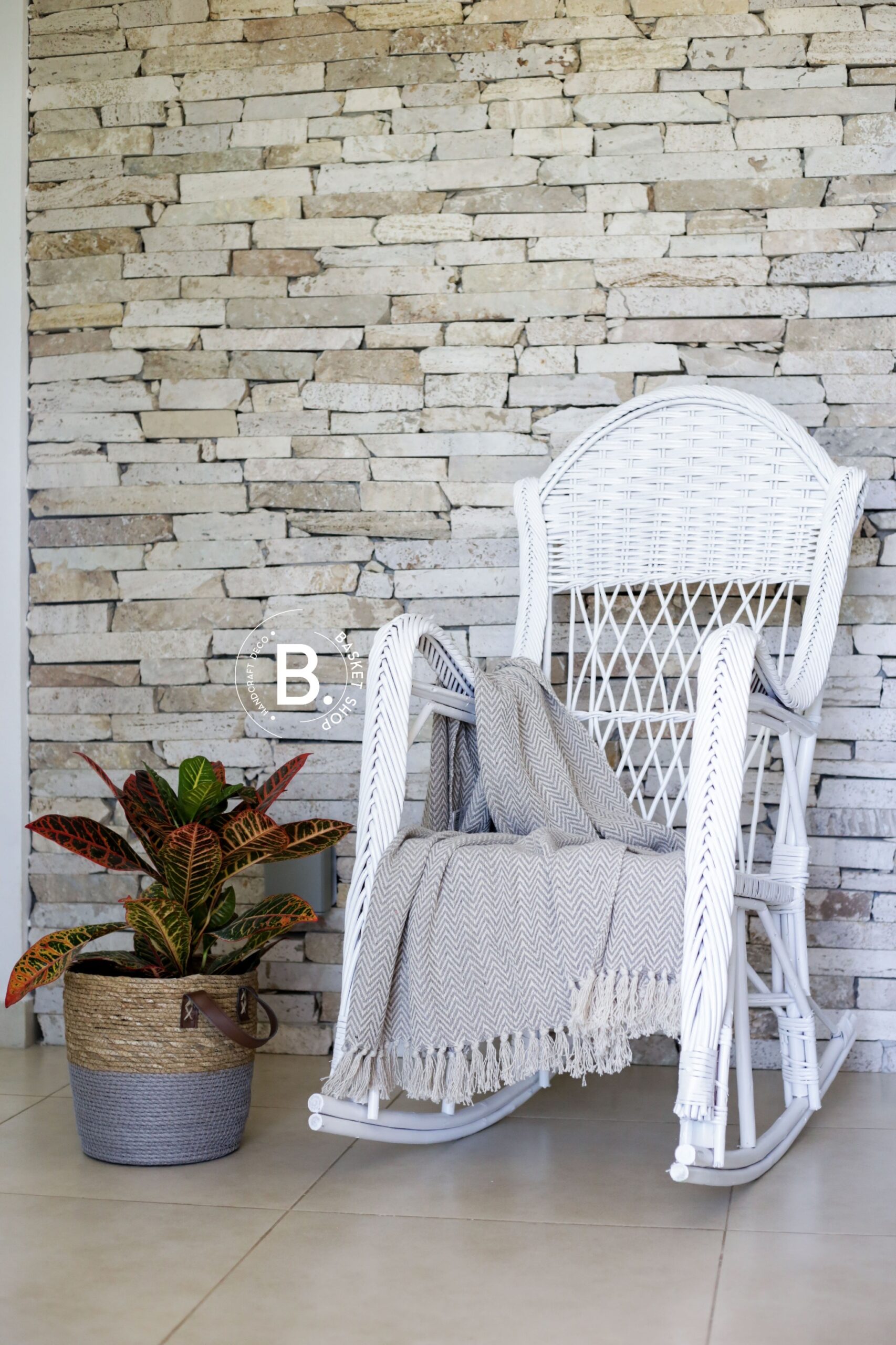 Sillón Mecedor Mimbre Pintado Blanco | Basket Shop
