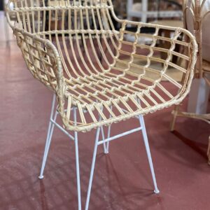 Sillón Coco Patas Blancas – Hierro y Mimbre | Basket Shop