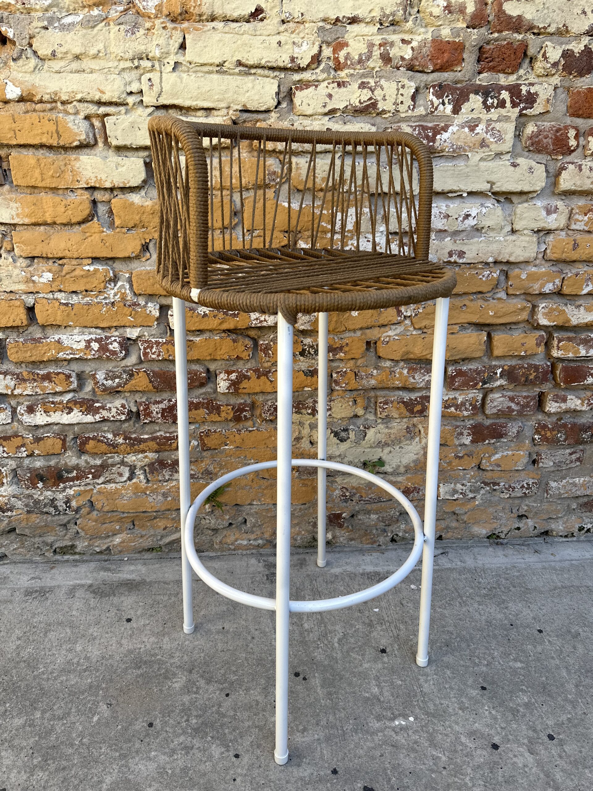 Banqueta Sofía – Caño y Yute Marrón | Basket Shop
