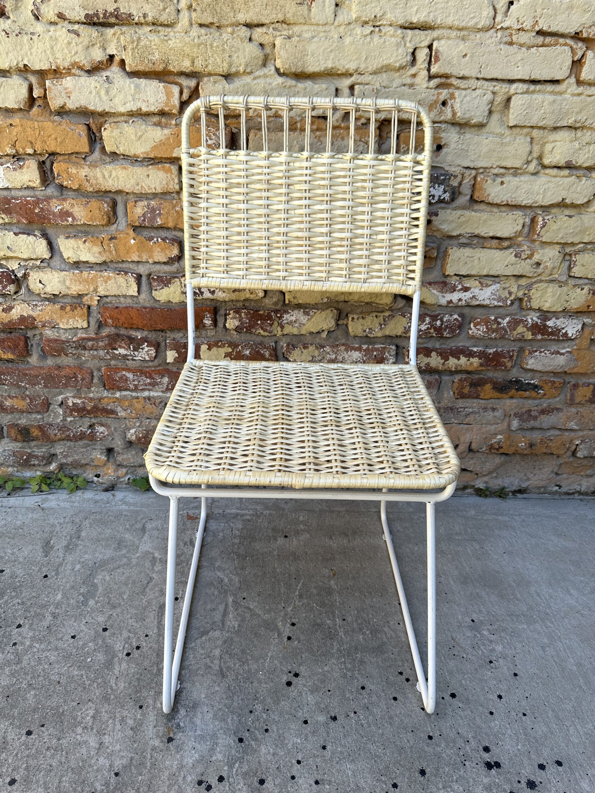 Silla Cala Hierro Macizo Patas Blancas | Basket Shop