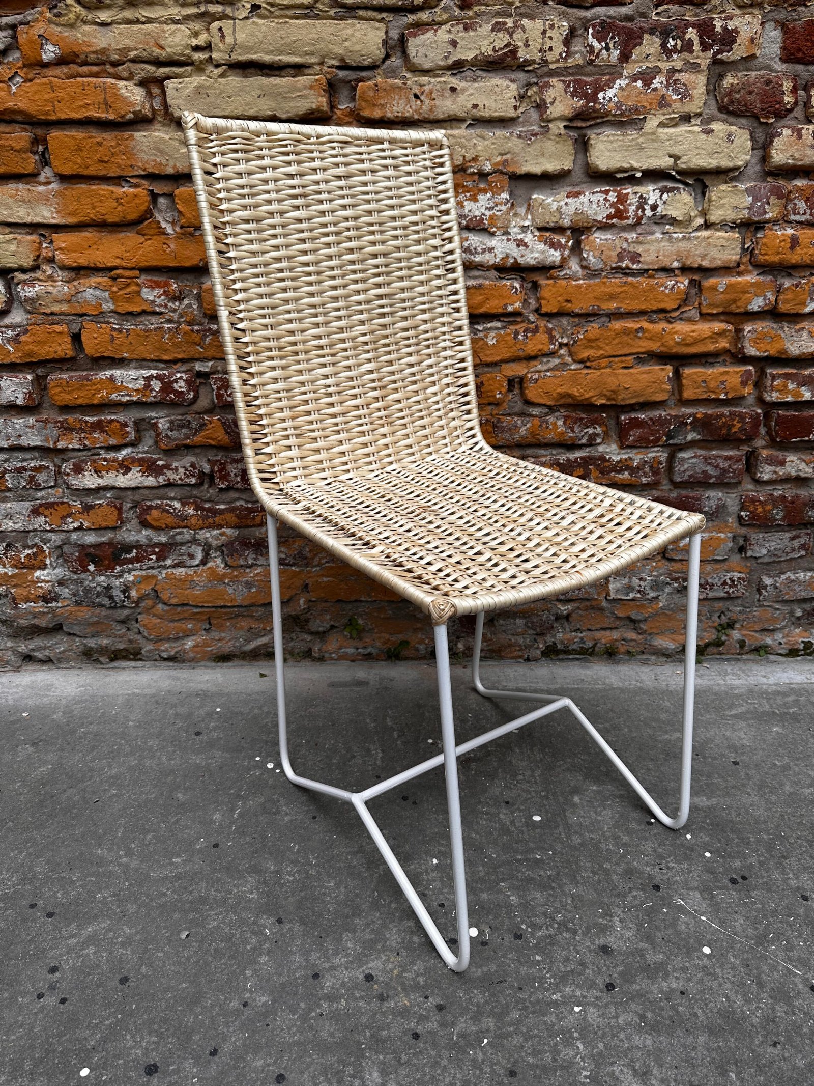 Silla Hierro y Mimbre Patas Blancas | Basket Shop