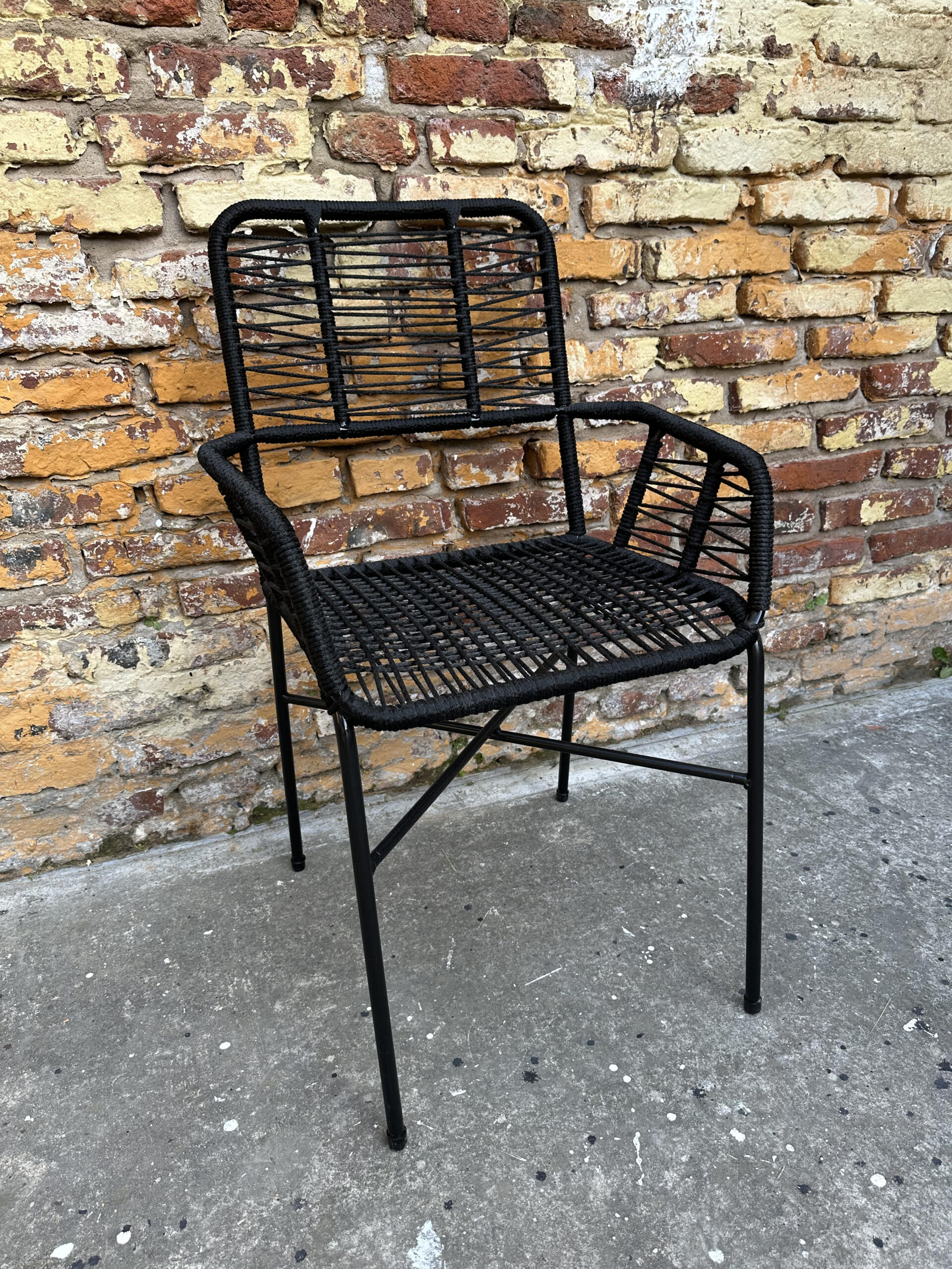 Sillón Cirilo Negro – Caño y Yute | Basket Shop