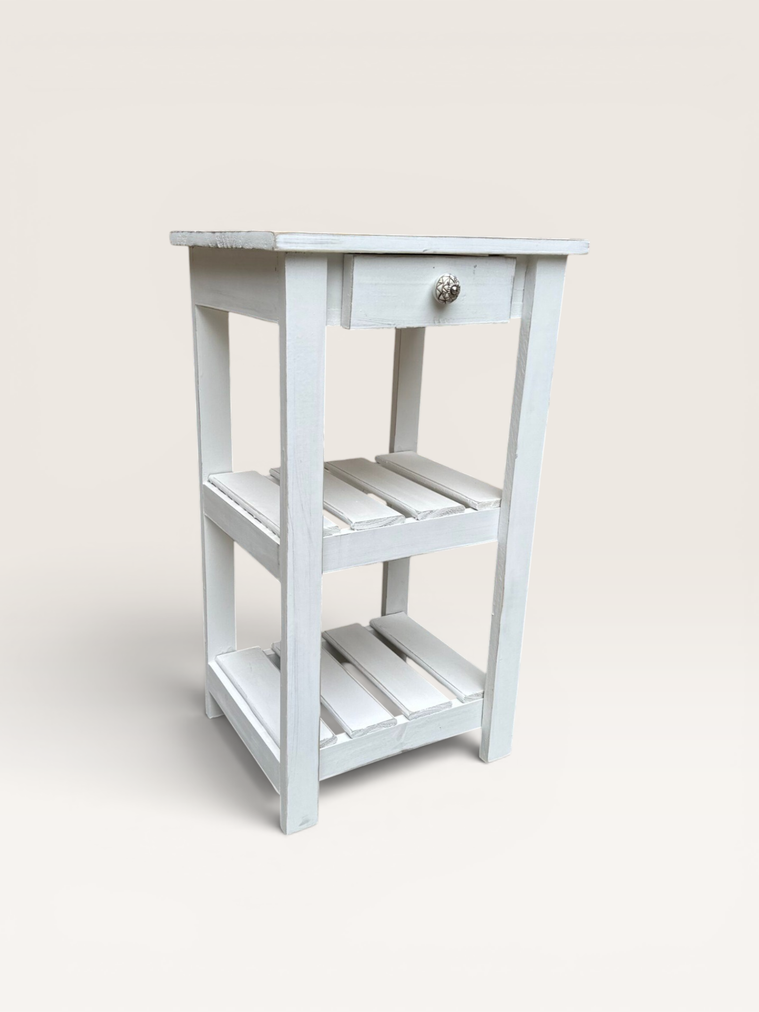 Mesa de Luz Blanca con 2 Estantes Cerámica | Basket